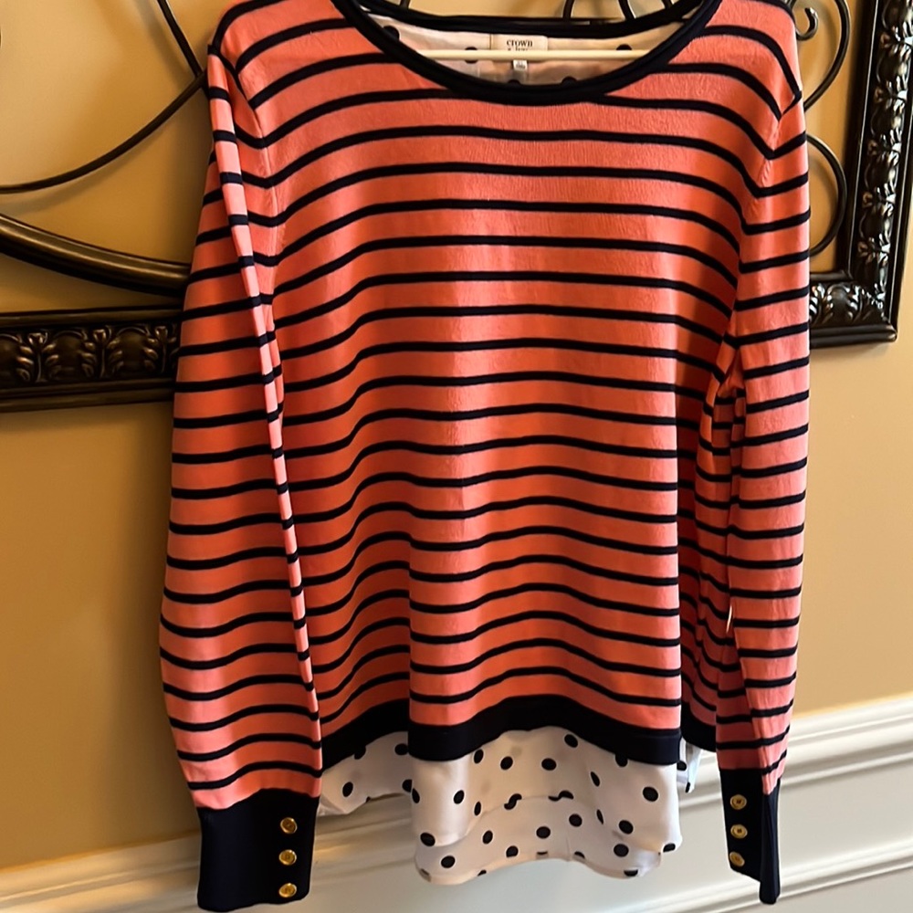 Beautiful blouse(sweater) .